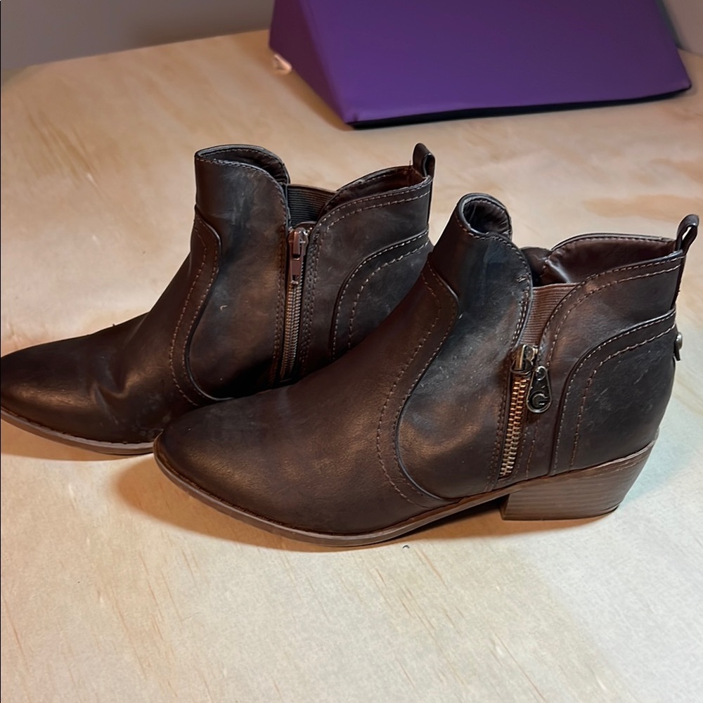 Guess Brown Ankle Boots Sz 7.5